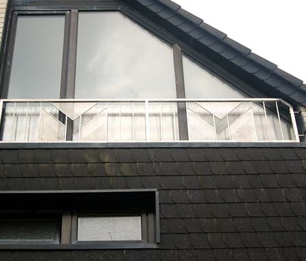 Edelstahlgeländer für ein Fenster